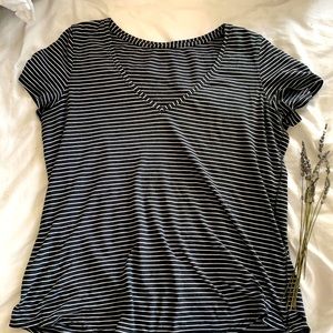 Lululemon v neck t-shirt
